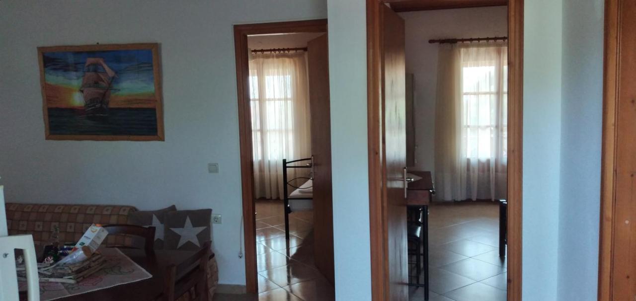 Athina Studio Apartments Kerveli Exterior foto
