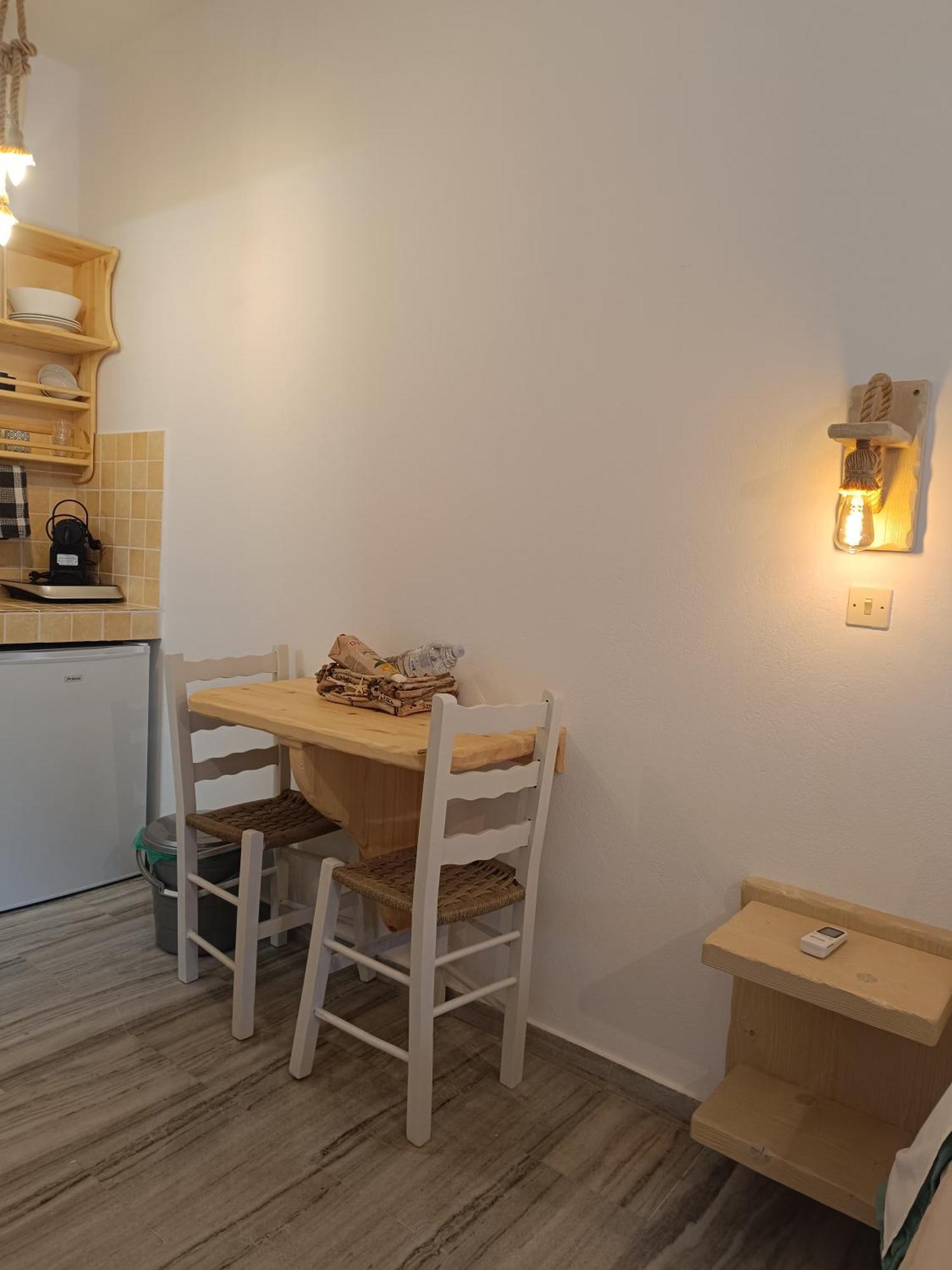 Athina Studio Apartments Kerveli Zimmer foto
